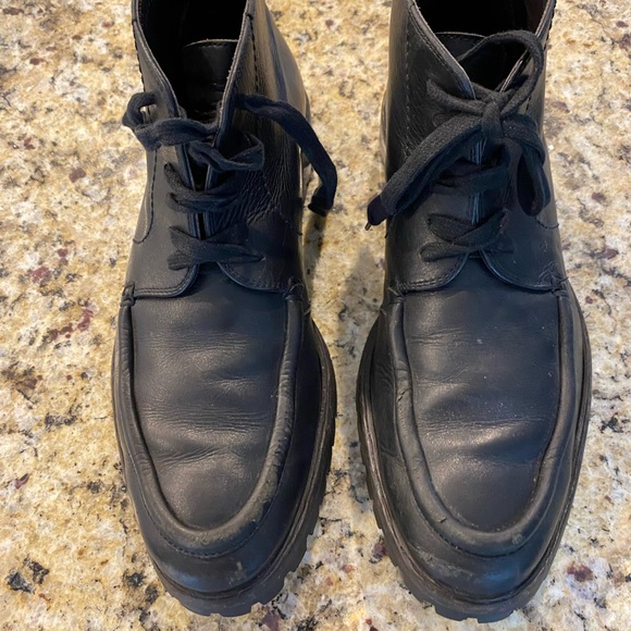 Used Black Gucci Boots . Has some wear Size 8.5 - Picture 1 of 6